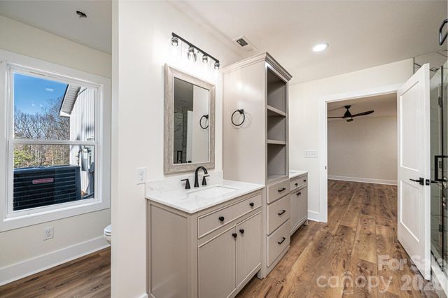 1721 Songbird Court SE, Lenoir, NC 28645