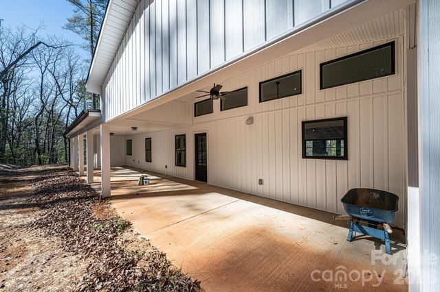 1721 Songbird Court SE, Lenoir, NC 28645