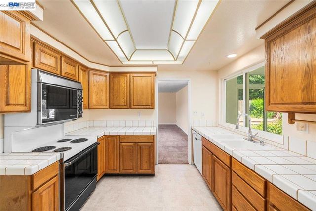5451 Delia Way, Livermore, CA 94550