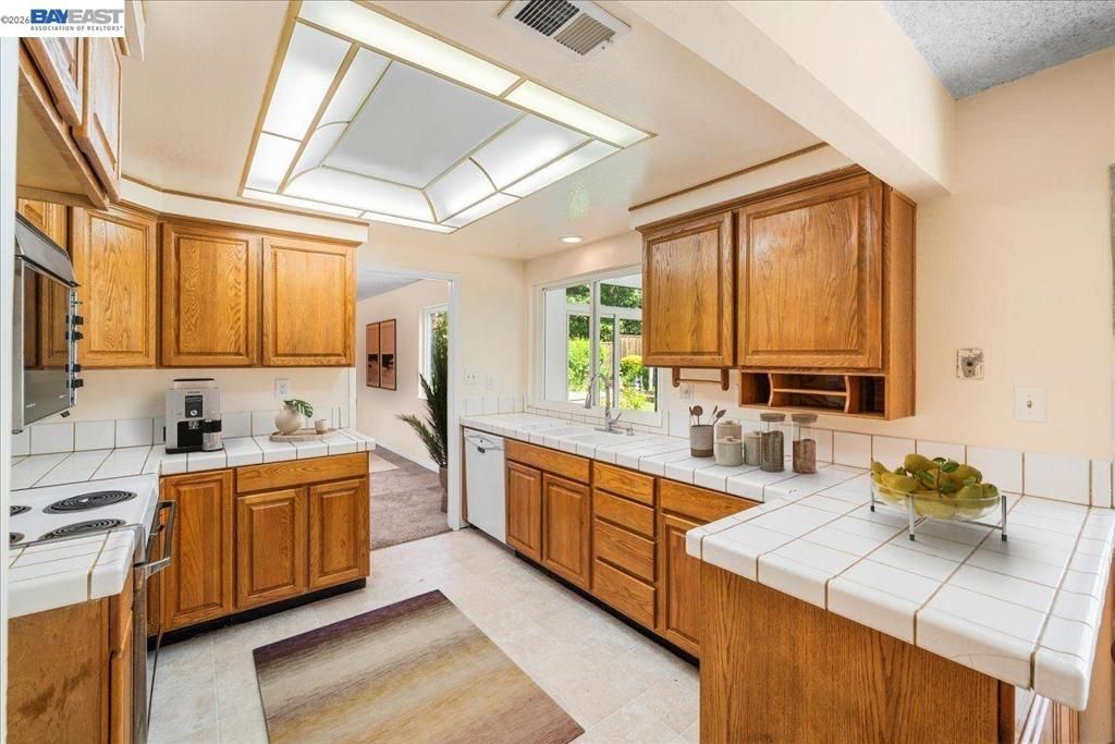 Image 12 of property listing at 5451 Delia Way, Livermore, CA 94550