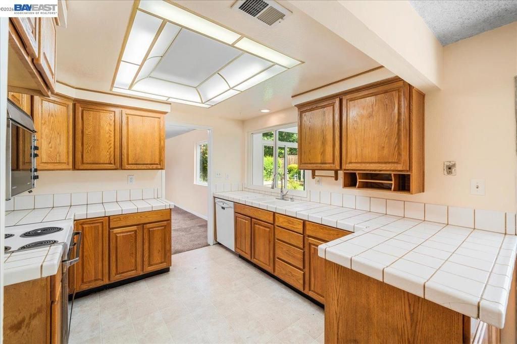 Image 13 of property listing at 5451 Delia Way, Livermore, CA 94550
