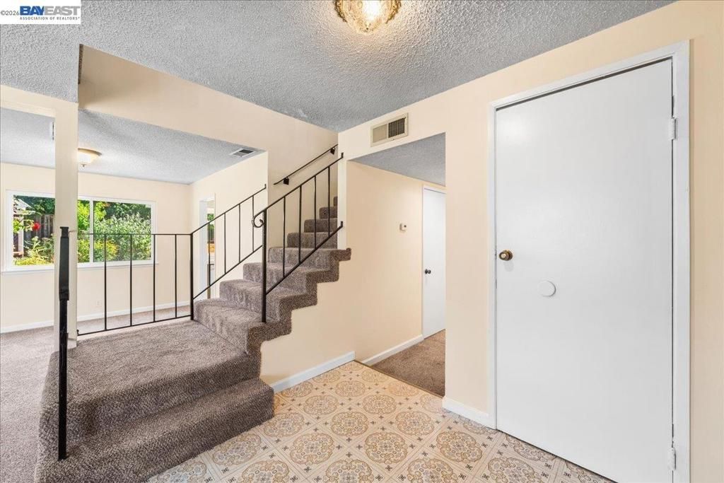 Image 5 of property listing at 5451 Delia Way, Livermore, CA 94550