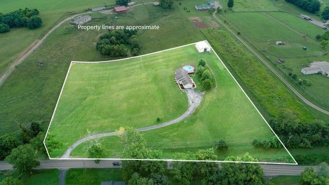 3011 N Middletown Road, Paris, KY 40361