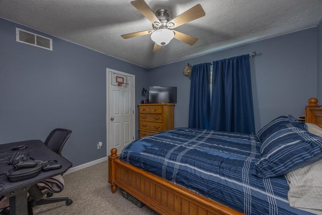 3011 N Middletown Road, Paris, KY 40361