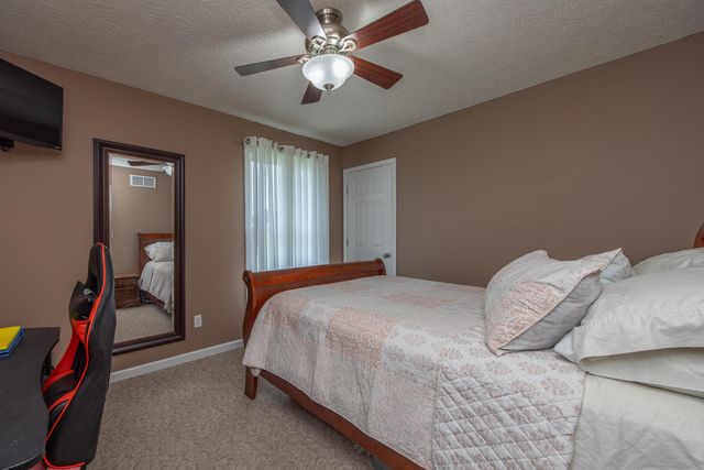 3011 N Middletown Road, Paris, KY 40361