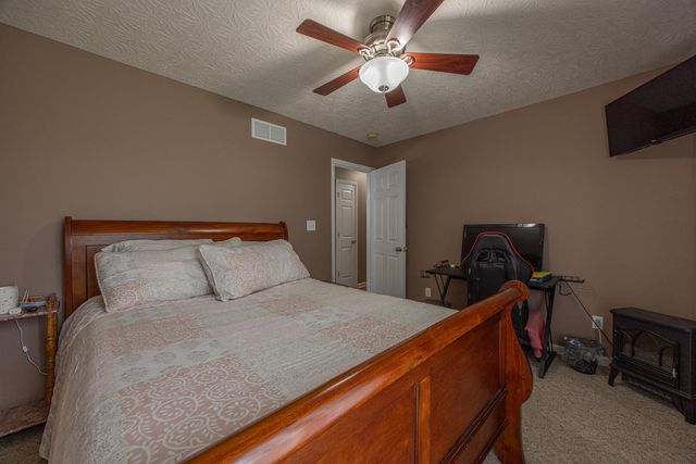 3011 N Middletown Road, Paris, KY 40361