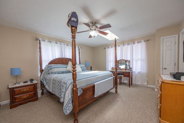 3011 N Middletown Road, Paris, KY 40361