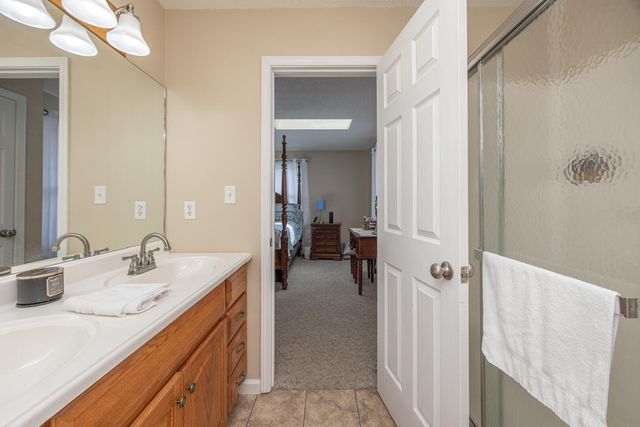 3011 N Middletown Road, Paris, KY 40361