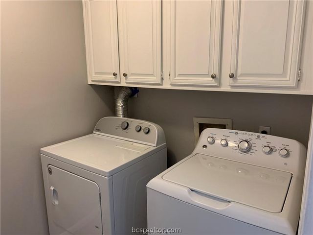 2845 Oakside Drive, Bryan, TX 77802