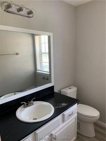 2845 Oakside Drive, Bryan, TX 77802