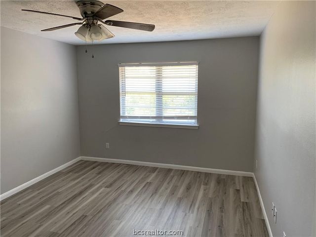 2845 Oakside Drive, Bryan, TX 77802