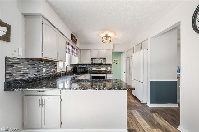 11599 Hoover Avenue NW, Uniontown, OH 44685
