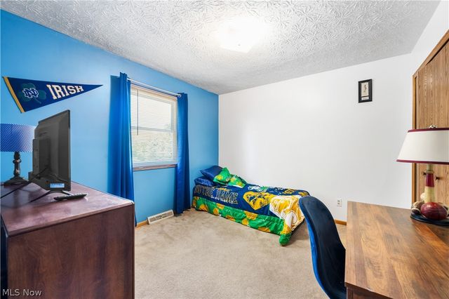 11599 Hoover Avenue NW, Uniontown, OH 44685