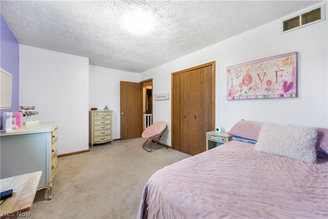 11599 Hoover Avenue NW, Uniontown, OH 44685