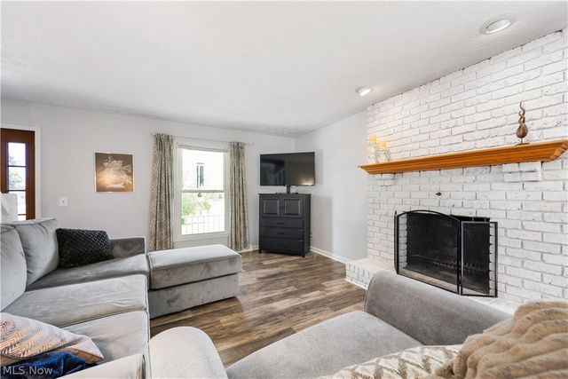 11599 Hoover Avenue NW, Uniontown, OH 44685