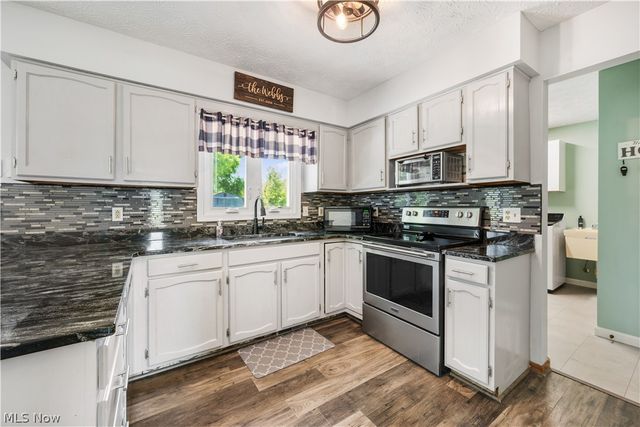 11599 Hoover Avenue NW, Uniontown, OH 44685