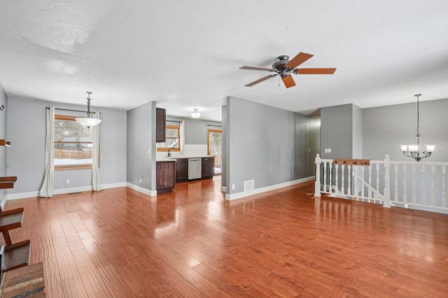 3109 Red Oak Circle N, Burnsville, MN 55337