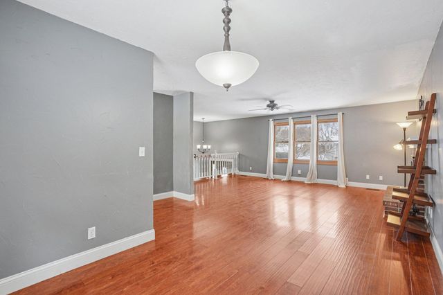 3109 Red Oak Circle N, Burnsville, MN 55337