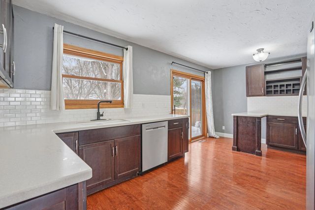 3109 Red Oak Circle N, Burnsville, MN 55337