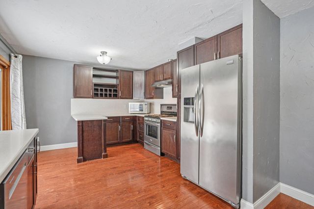 3109 Red Oak Circle N, Burnsville, MN 55337