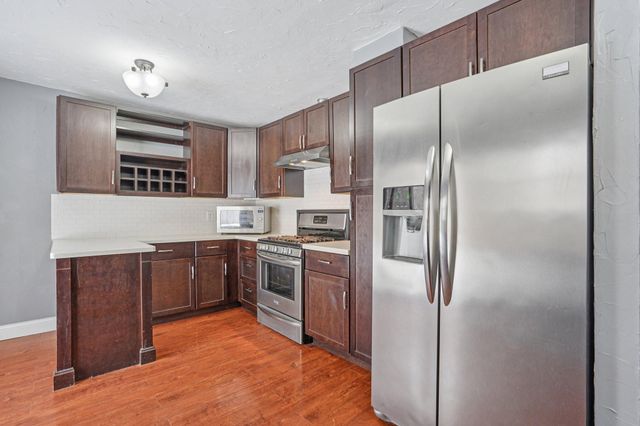 3109 Red Oak Circle N, Burnsville, MN 55337