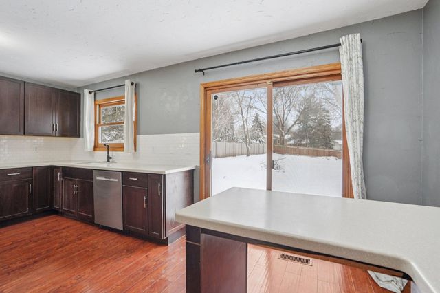 3109 Red Oak Circle N, Burnsville, MN 55337