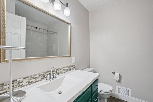 3109 Red Oak Circle N, Burnsville, MN 55337