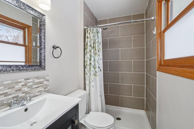 3109 Red Oak Circle N, Burnsville, MN 55337