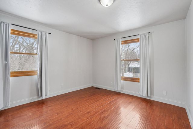 3109 Red Oak Circle N, Burnsville, MN 55337