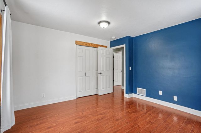 3109 Red Oak Circle N, Burnsville, MN 55337