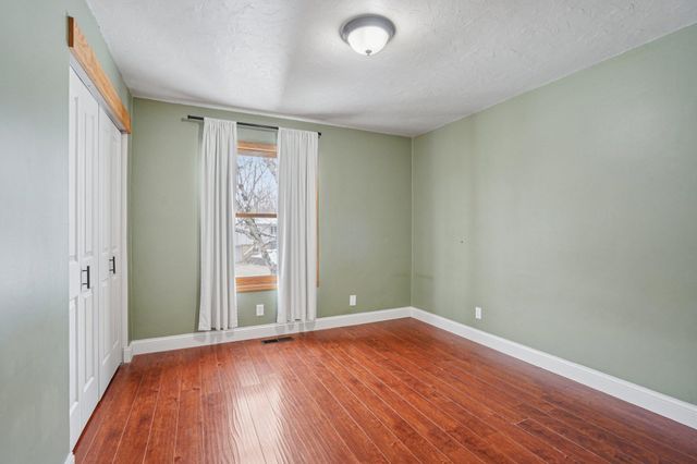 3109 Red Oak Circle N, Burnsville, MN 55337