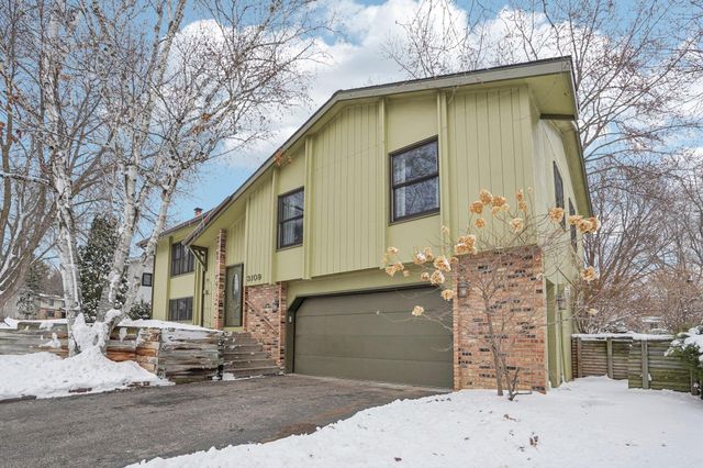 3109 Red Oak Circle N, Burnsville, MN 55337