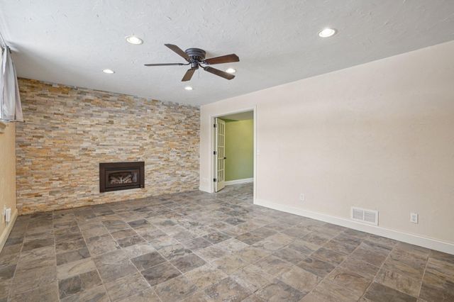 3109 Red Oak Circle N, Burnsville, MN 55337