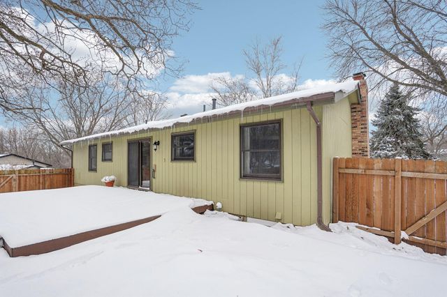 3109 Red Oak Circle N, Burnsville, MN 55337