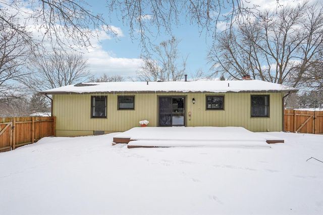 3109 Red Oak Circle N, Burnsville, MN 55337