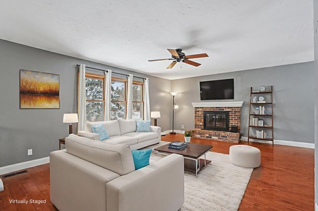 3109 Red Oak Circle N, Burnsville, MN 55337