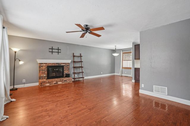 3109 Red Oak Circle N, Burnsville, MN 55337