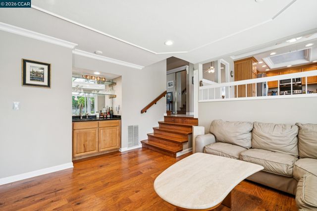 1014 Veterans Ct, Martinez, CA 94553