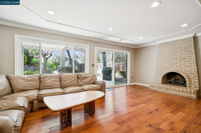 1014 Veterans Ct, Martinez, CA 94553