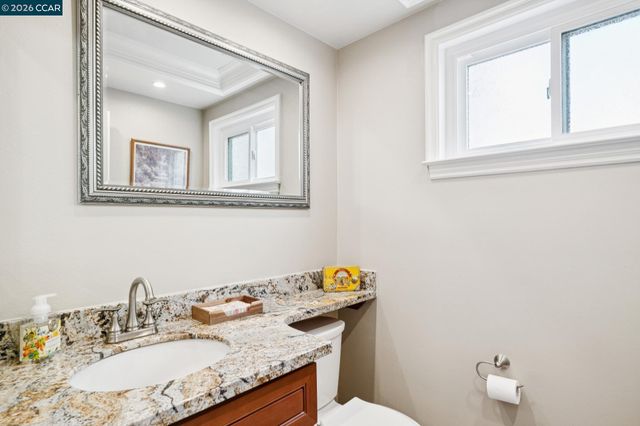 1014 Veterans Ct, Martinez, CA 94553