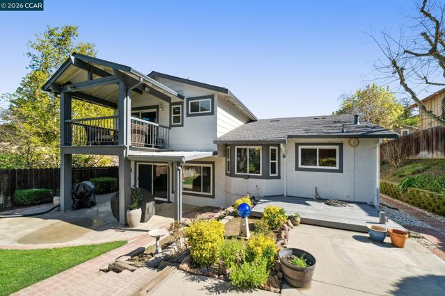 1014 Veterans Ct, Martinez, CA 94553