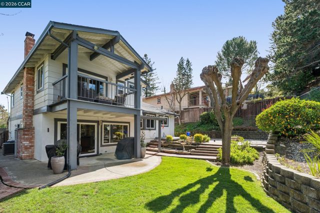 1014 Veterans Ct, Martinez, CA 94553