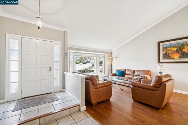 1014 Veterans Ct, Martinez, CA 94553