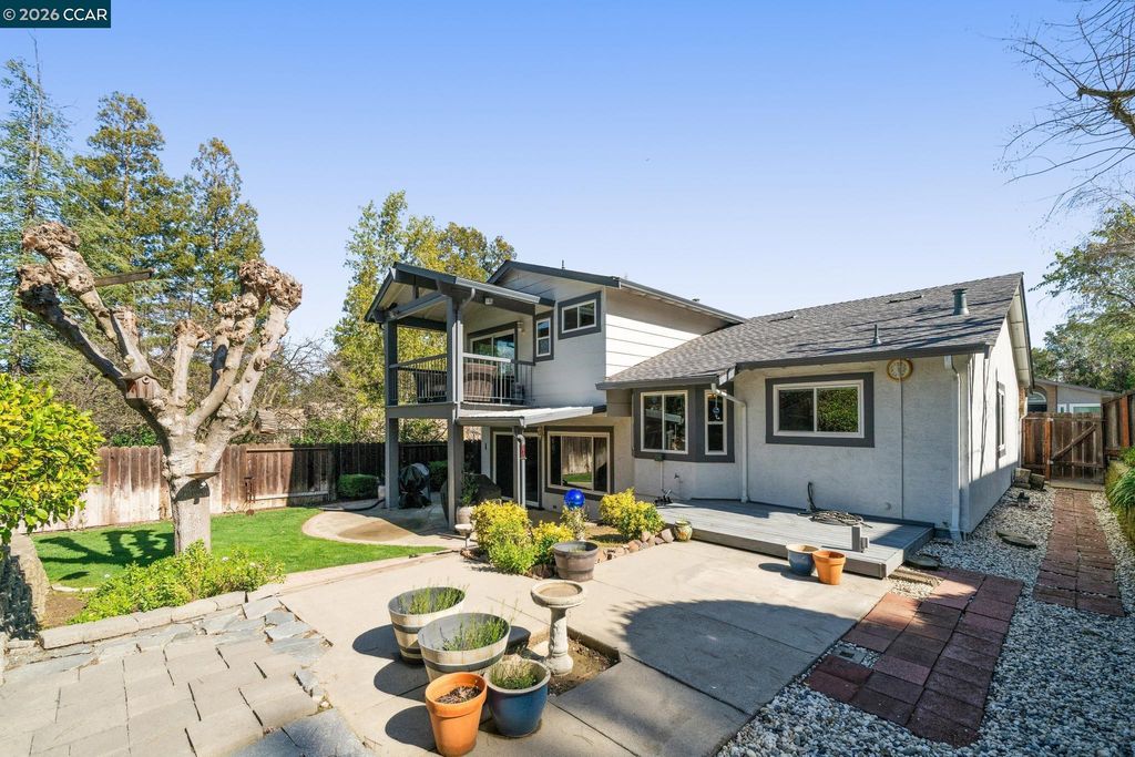 1014 Veterans Ct, Martinez, CA 94553