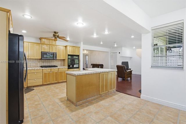 245 Lenape Dr, Miami Springs, FL 33166