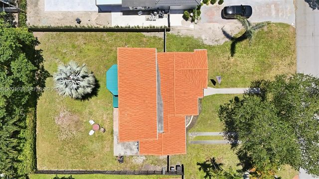 245 Lenape Dr, Miami Springs, FL 33166