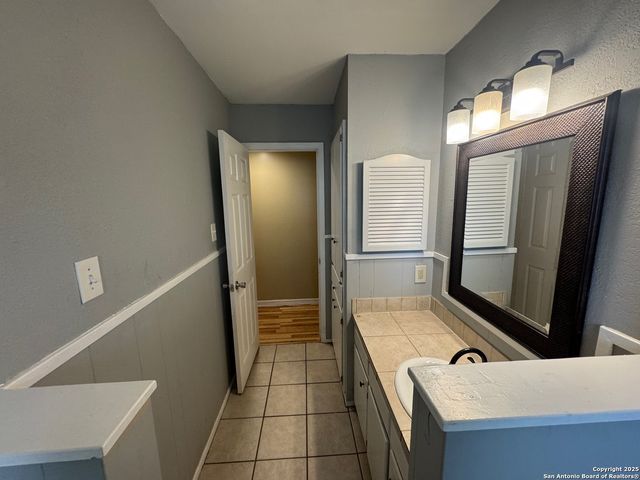 1011 Mount Riga, San Antonio, TX 78213