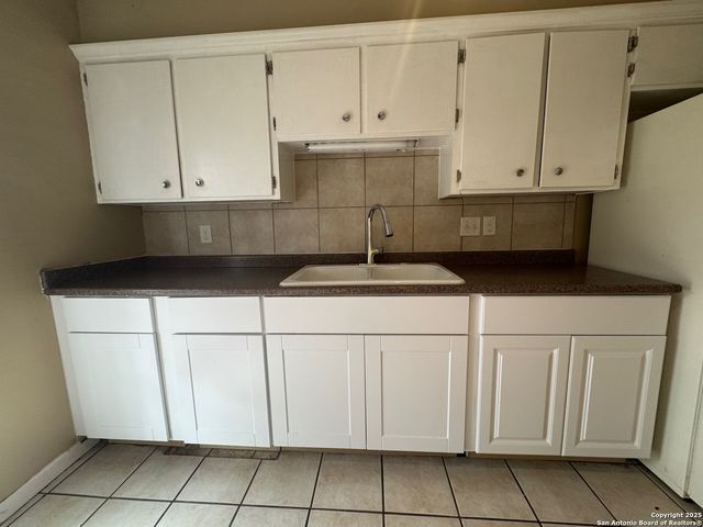 1011 Mount Riga, San Antonio, TX 78213