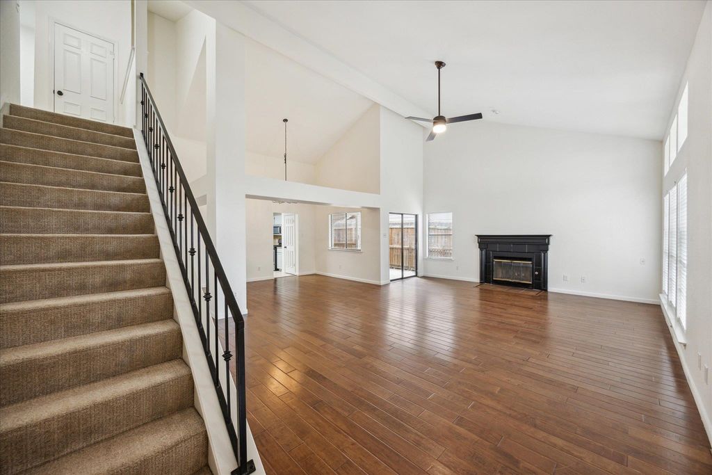 13004 Sinton LN, Austin, TX 78729