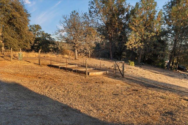 11289 Hutto Rd, Smartsville, CA 95977